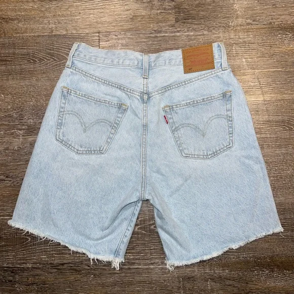 NWOT Levi’s 501 Mid Thigh Shorts - Picture 8 of 14